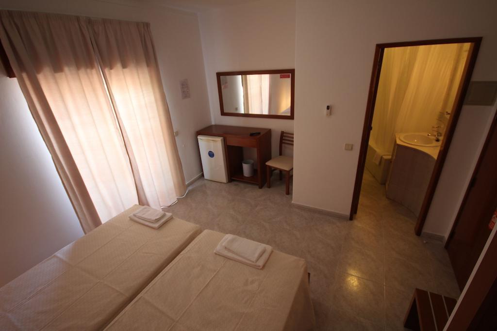 Hospedaria Buganvilia ألفور المظهر الخارجي الصورة